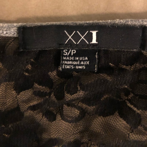 New York gray & black lace top - Picture 3 of 3